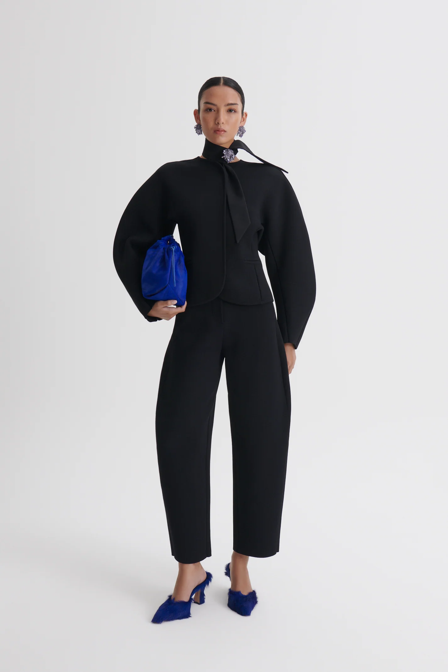 CREPE KNIT BARREL TROUSER - Image 3