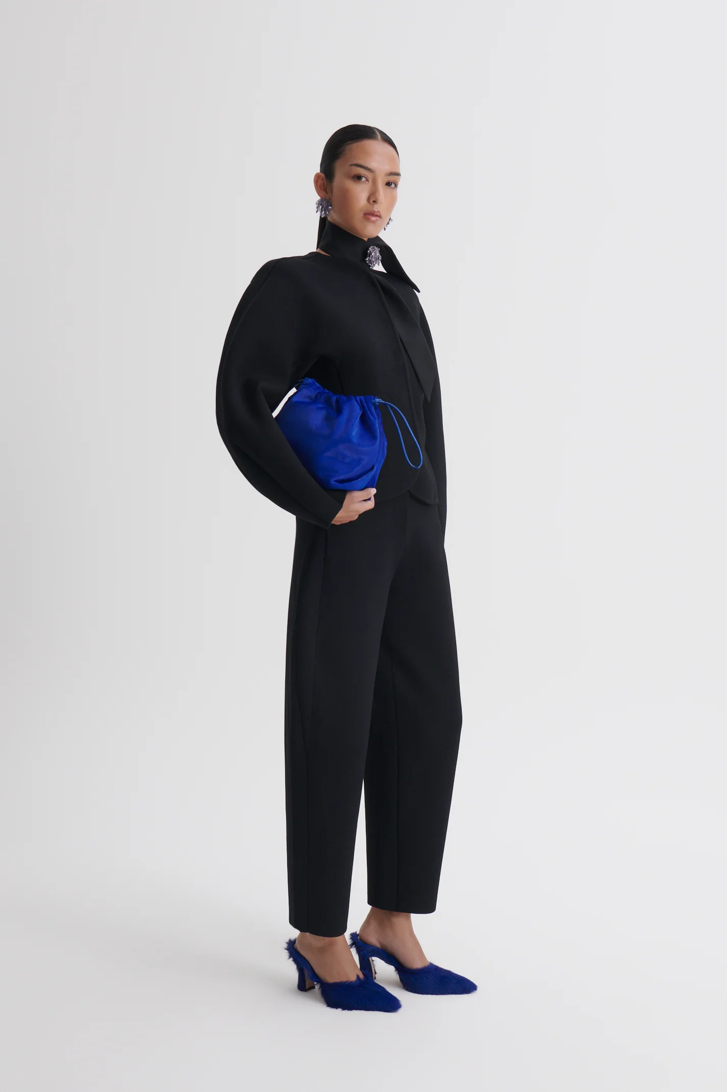 CREPE KNIT BARREL TROUSER - Image 4
