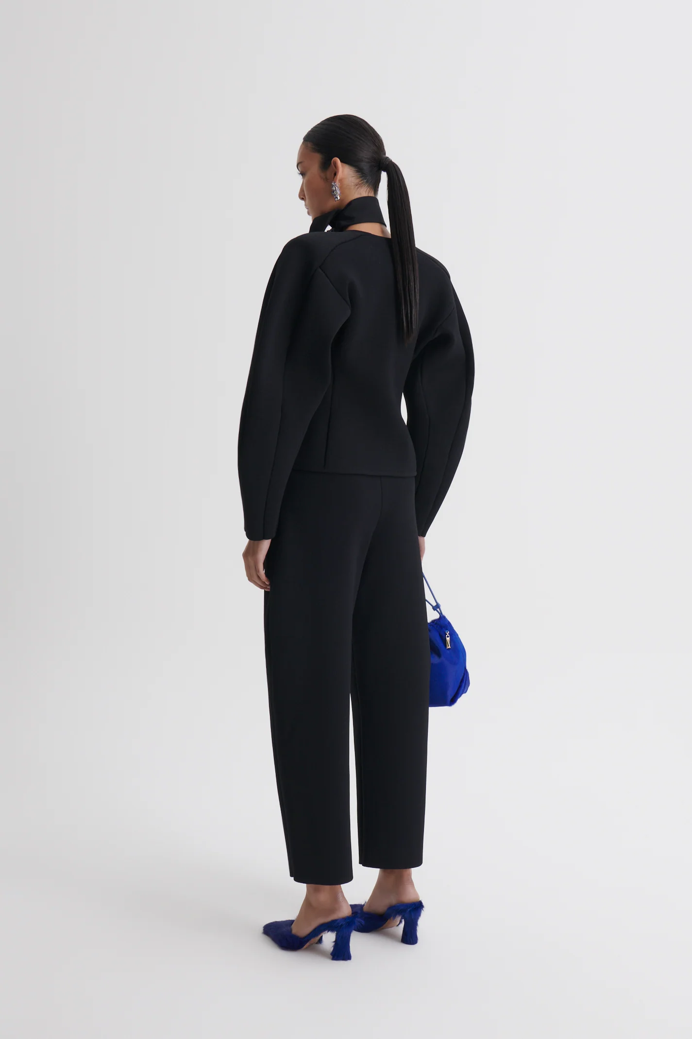 CREPE KNIT BARREL TROUSER - Image 5